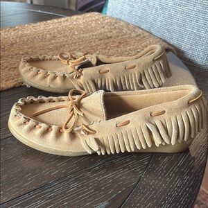 Women’s Minnetonka Fringed Mocassins